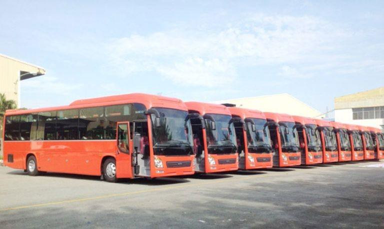 Xe khách tiện nghi tại Bến xe Mộc Châu