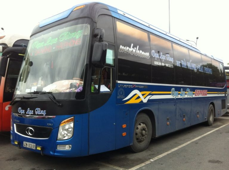 Xe khách Vạn Lục Tùng trên lộ trình Đà Nẵng Thái Bình