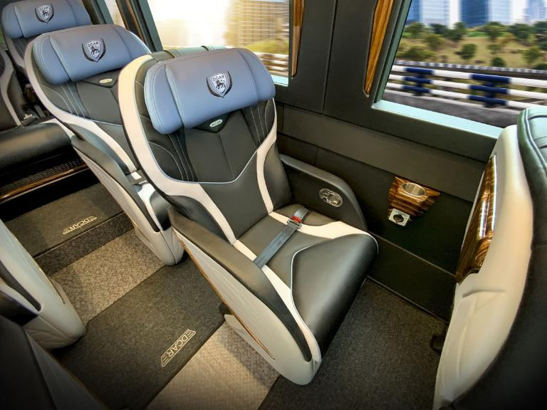 Xe limousine 9-11 chỗ Mercedes, Hyundai sang trọng