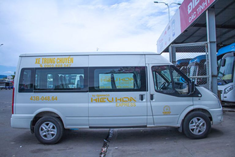Xe limousine cao cấp của nhà xe Hiếu Hoa chạy tuyến Đà Nẵng Thái Bình