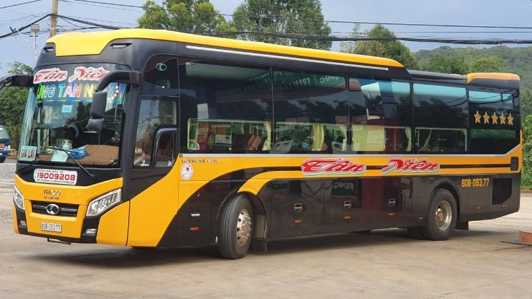 Xe Limousine VIP của Nhà xe Tân Niên tuyến Lâm Đồng - Kon Tum