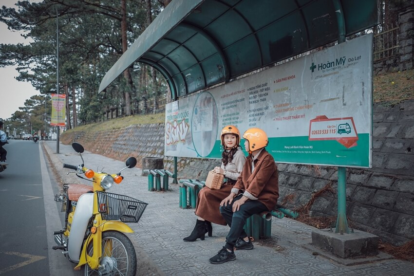 Xe máy Cub 50cc màu đỏ dành cho học sinh