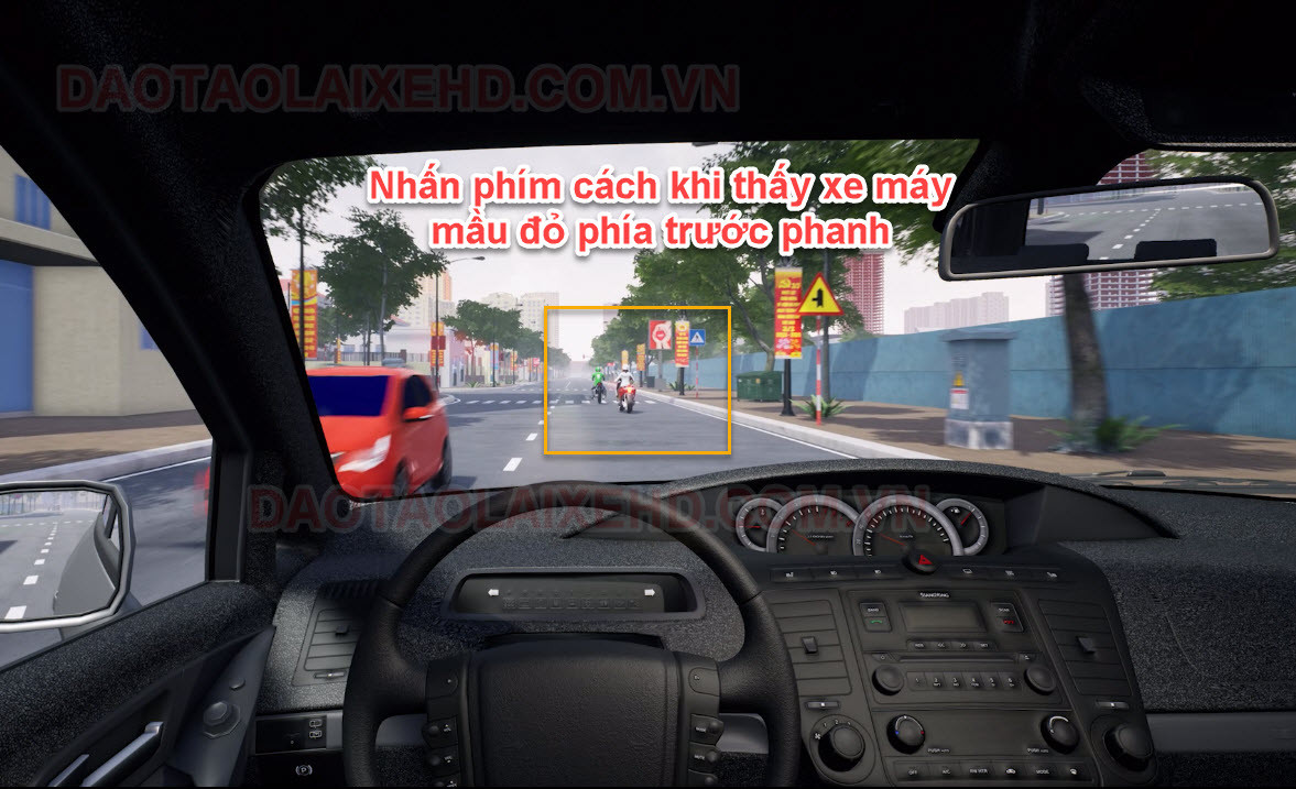 Xe mô tô phanh đột ngột và chuyển hướng trong bài thi mô phỏng lái xe