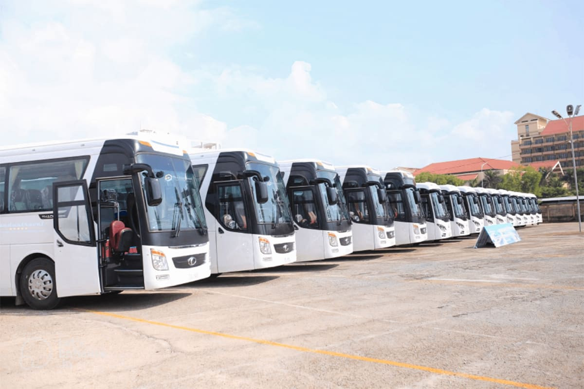 Xe ô tô 45 chỗ tiện nghi