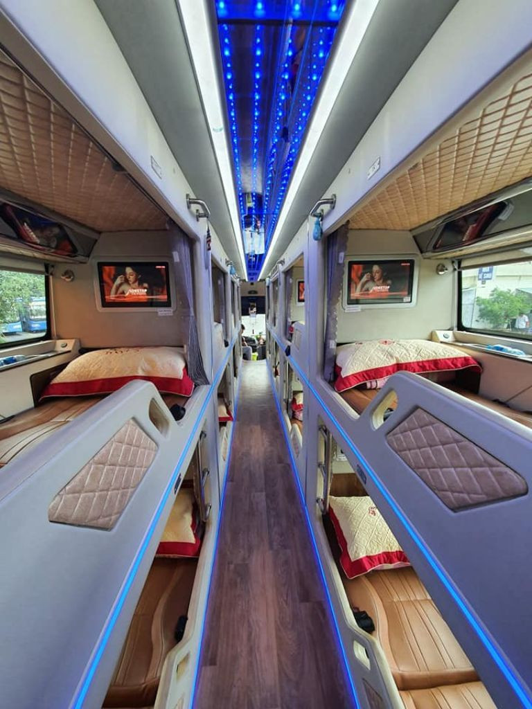 Xe Phú VIP Limousine