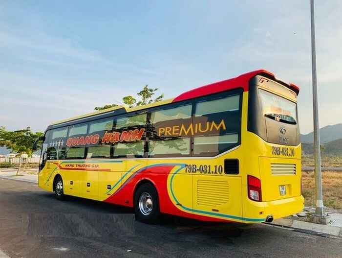 Các phương tiện thuộc đội xe của nhà xe Quang Hạnh