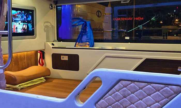 Không gian trên xe giường nằm tuyến đường dài của Quang Hạnh