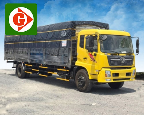 Xe tải lớn phục vụ nhu cầu vận chuyển khối lượng hàng lớn ở Chợ Lách