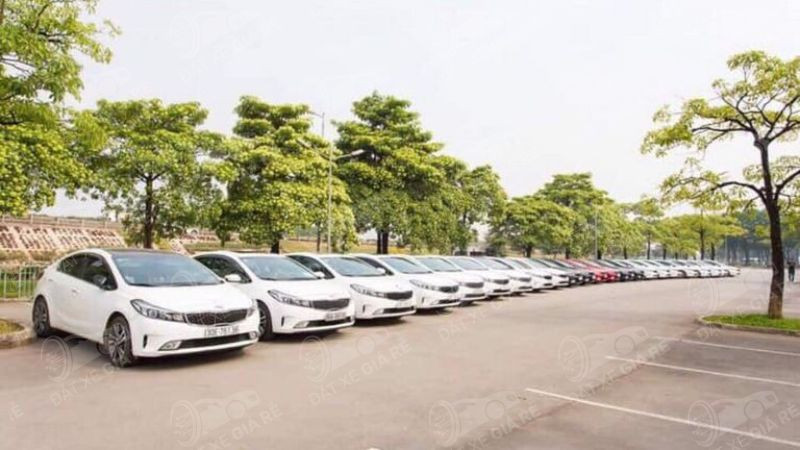 xe taxi 5 chỗ đi sân bay Nội Bài