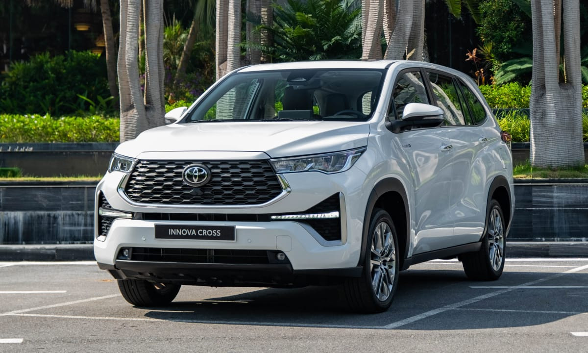 Xe taxi 7 chỗ Innova rộng rãi cho gia đình tại Cần Thơ