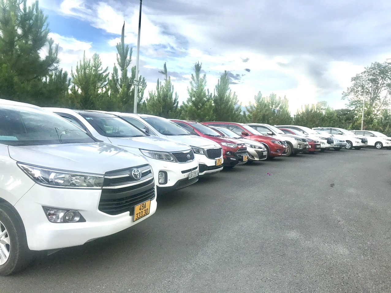Xe taxi đậu chờ khách tại Phù Mỹ Bình Định