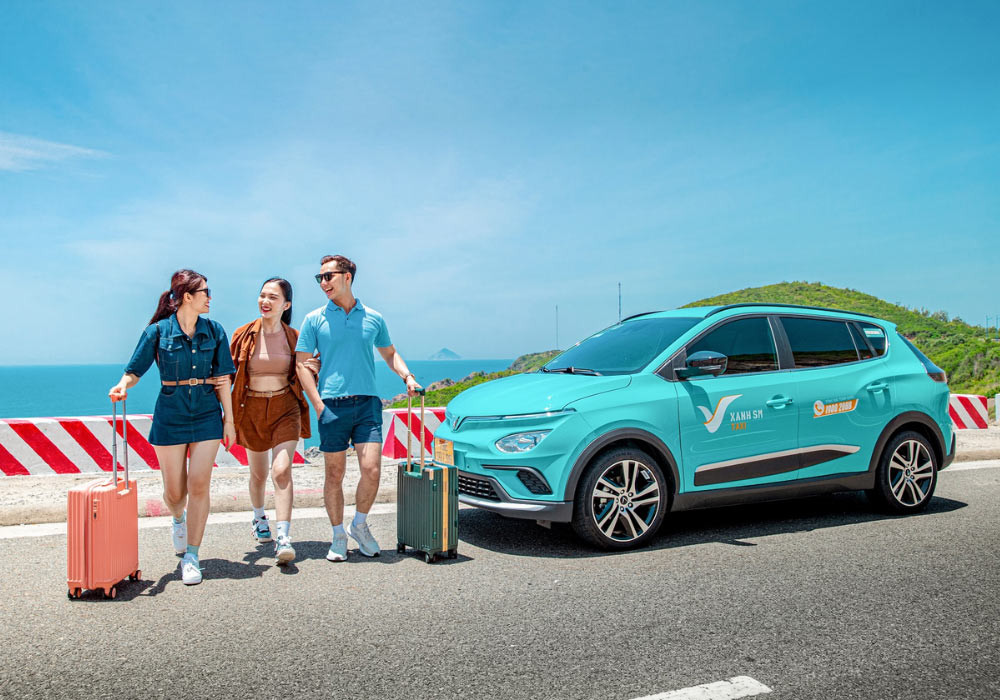 Xe taxi điện VinFast đang hoạt động tại Tiền Giang