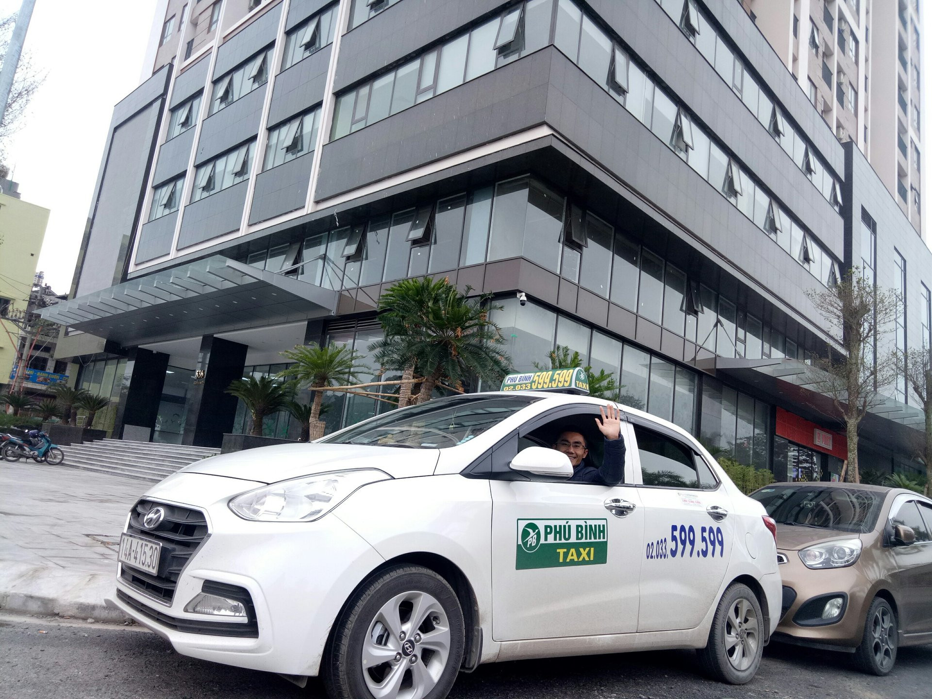 Xe taxi hãng Phú Bình tại Thái Nguyên