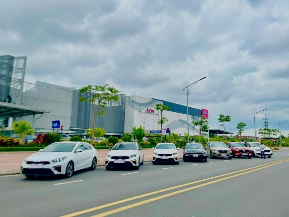 Xe taxi hiện đại phục vụ nhu cầu di chuyển tại Vĩnh Bảo Hải Phòng với các dịch vụ đa dạng và giá cước hợp lý.