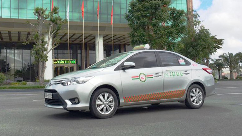 Xe taxi Khánh Cường Cần Thơ màu xanh lá