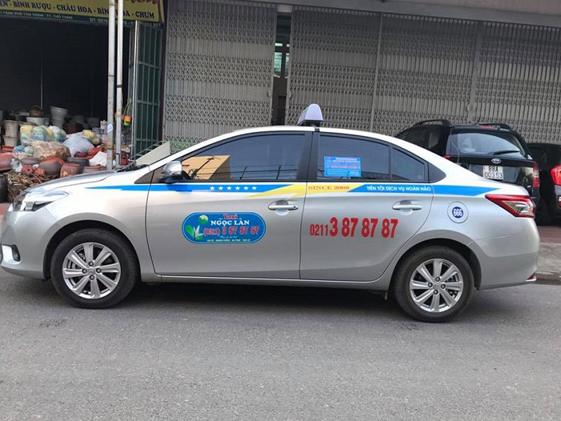 Xe taxi Mai Linh hoạt động tại thành phố Hòa Bình