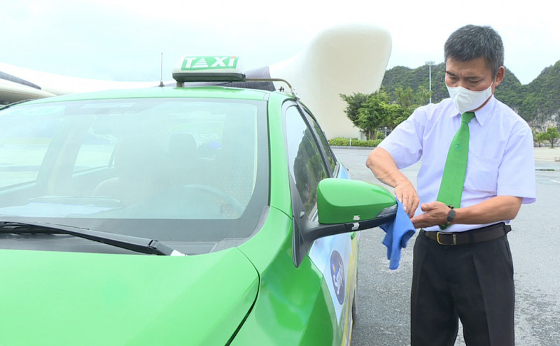 Xe Taxi Mai Linh tại Yên Phong Bắc Ninh với logo quen thuộc