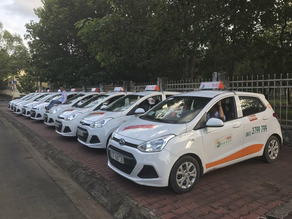 Xe taxi phục vụ khách hàng tại Định Quán Đồng Nai