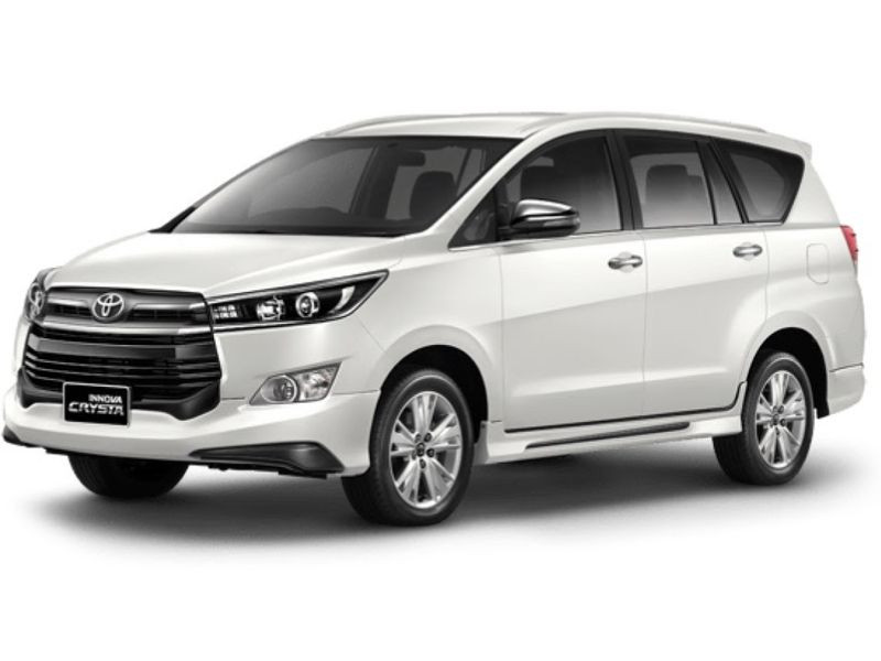 Xe taxi Tánh Linh đang đợi khách tại điểm du lịch