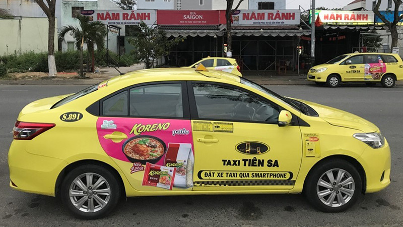 Xe Taxi Tiên Sa Phú Yên màu vàng