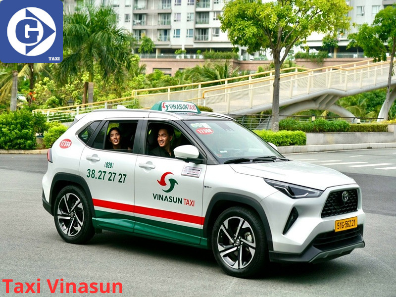xe taxi Vinasun màu trắng xanh