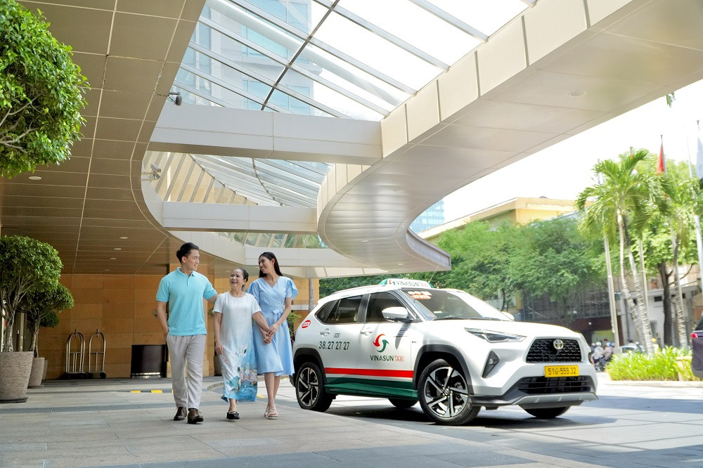 Xe taxi Vinasun tại khu vực biển Vũng Tàu