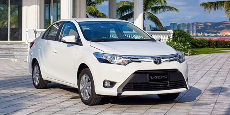 Xe taxi Vĩnh Thạnh Cần Thơ màu trắng