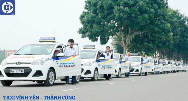 Xe Taxi Vĩnh Yên Thành Công trên đường