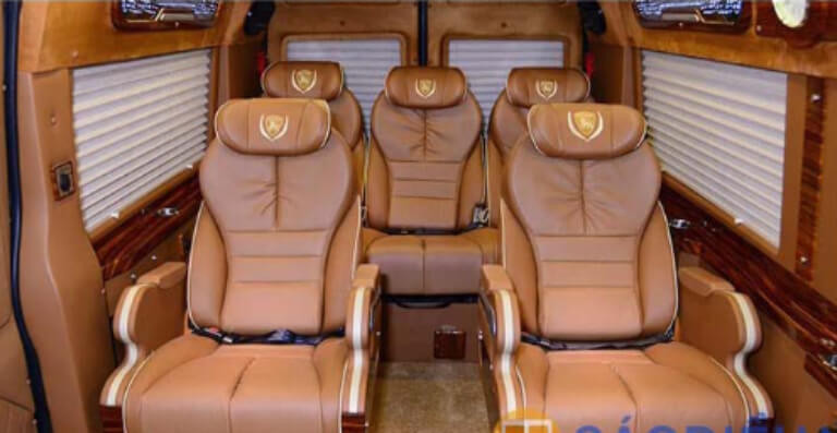 Xe Tiến Vượng Limousine được trang bị đầy đủ tiện nghi