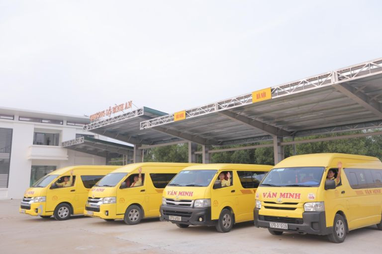 Xe trung chuyển của nhà xe Văn Minh hỗ trợ đón trả khách